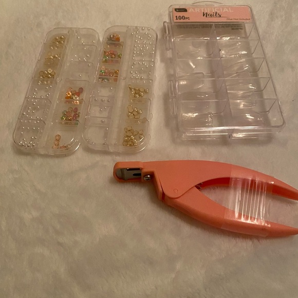 Other - Nail Art Kit with Pink Clipper & fake nails